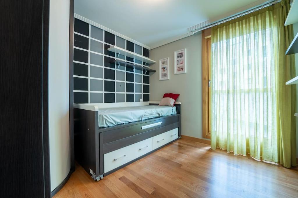 Apartamento En El Corazon De La Ciudad Con Parking サンタンデール エクステリア 写真