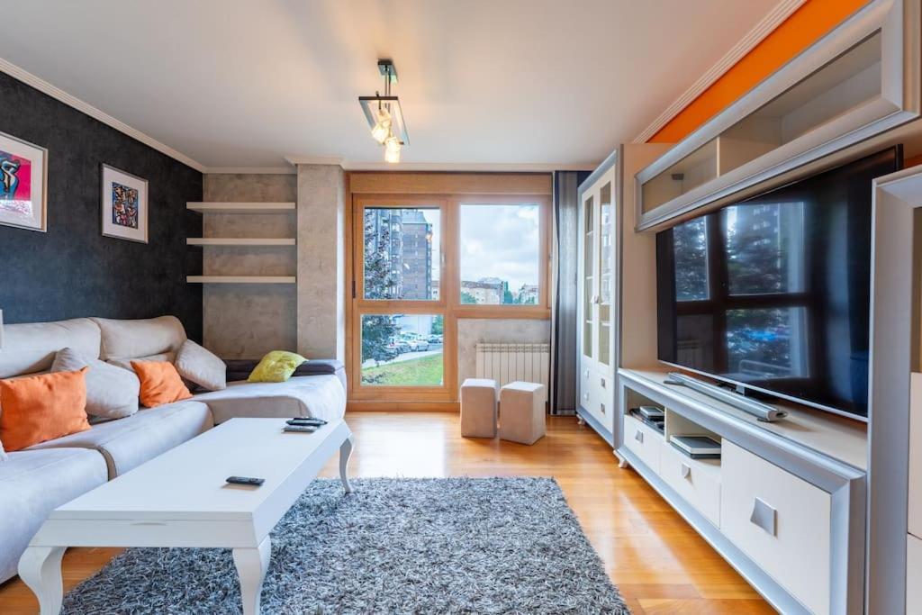 Apartamento En El Corazon De La Ciudad Con Parking サンタンデール エクステリア 写真