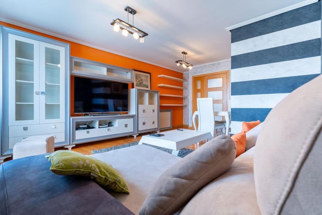 Apartamento En El Corazon De La Ciudad Con Parking サンタンデール エクステリア 写真