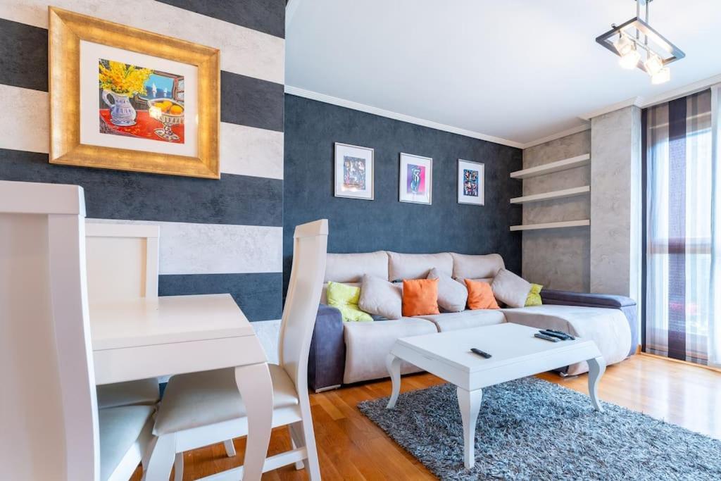 Apartamento En El Corazon De La Ciudad Con Parking サンタンデール エクステリア 写真